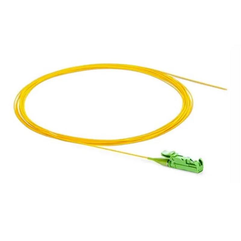 E2000/APC 0,9 ​​mm in fibra ottica